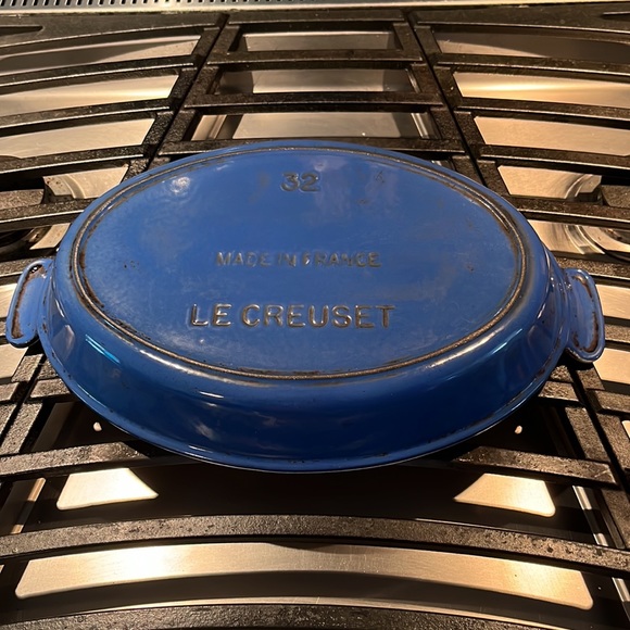 LeCreuset Vintage #32 Enamel Finished Cast Iron 2 Qt Baker - Picture 2 of 7